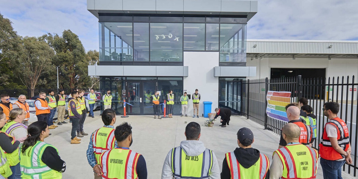 Amazon opens Geelong parcel hub - bay 93.9
