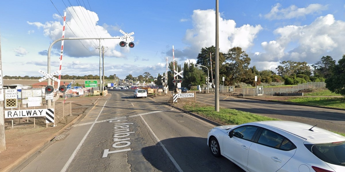 Track fault causing major delays bay 93.9